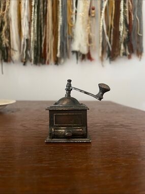 Vintage Hand Crank Coffee Grinder Figurine - Bronze Tone